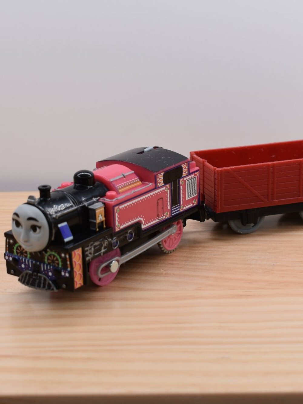 Thomas Trackmaster Hyperglow Ashima Glow in Dark Lights WORKS Motorized Engine